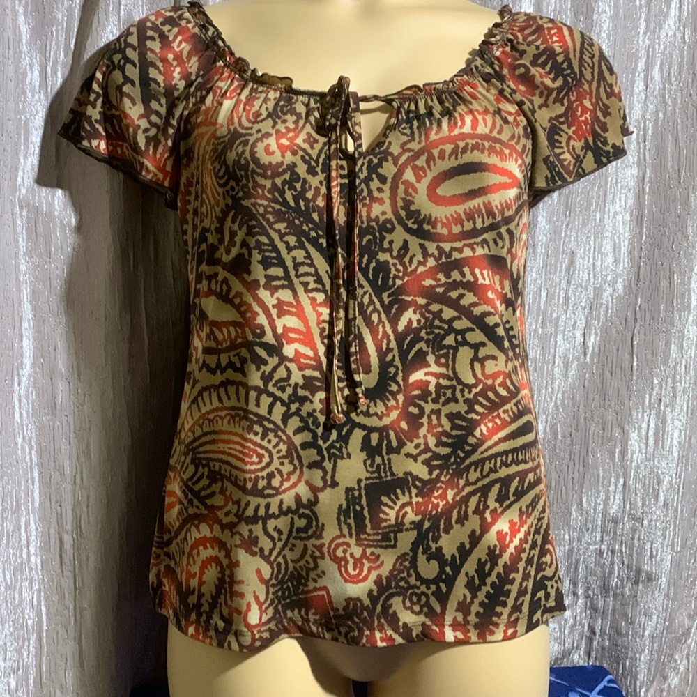 JKLA California Top Blouse S Brown Red Paisley Short Sleeve Round Neck Polyester